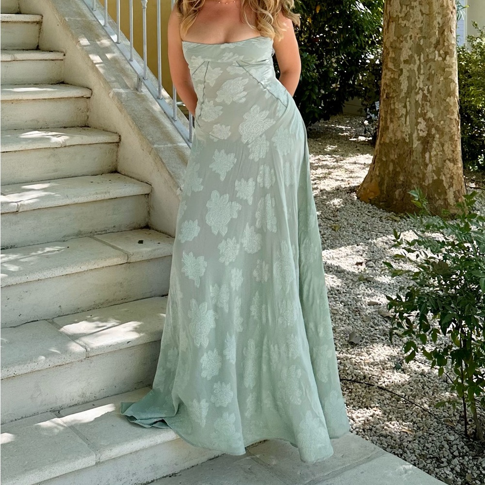 House of CB Seren Dress - Pistachio - Picture 3 of 3